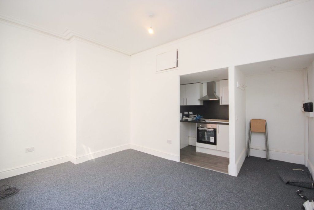 LOWER HOLYHEAD ROAD, COVENTRY, CV1 3AU Complete Residential Lettings