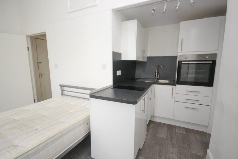 LOWER HOLYHEAD ROAD, COVENTRY, CV1 3AU Complete Residential Lettings